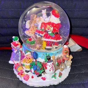 Santa’s workshop snow globe